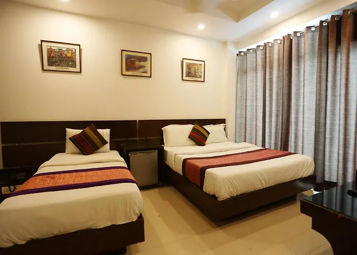 Central hotel: Hotel Maya 'New Delhi'