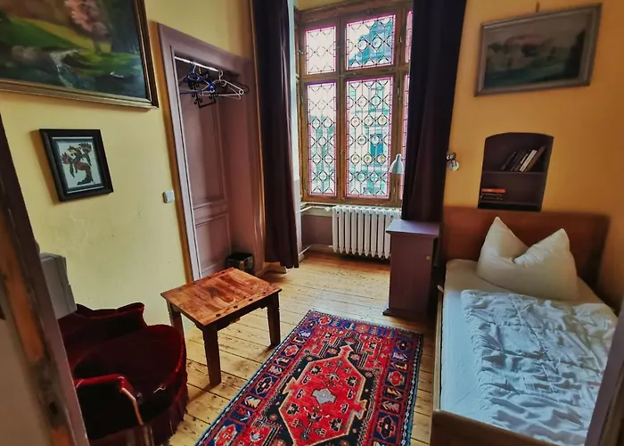 Hummel Hostel - Historische Stadtvilla mit Garten