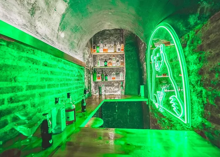 Hotel cerca del colegio: 4 Bears Studios