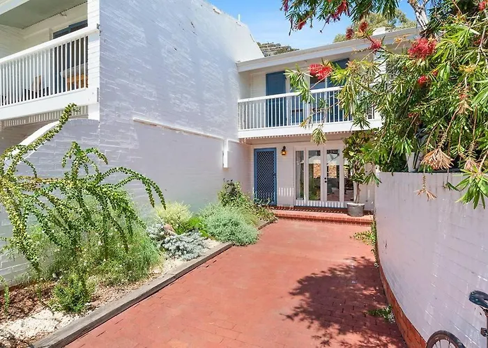 Stylish, Comfortable And Pet Friendly Home In The Heart Of Kensington