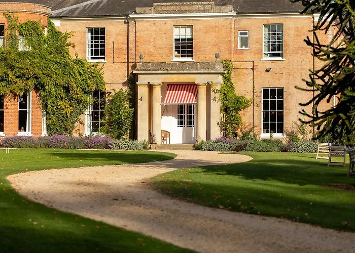 Romantic hotel: The Retreat, Elcot Park