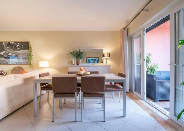 Cosy And Spacious 2Bed & 2Bath Boulevard Victoria