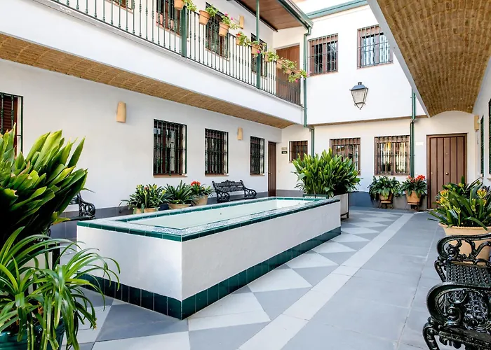 Triana Boutique Apartments By Hommyhome