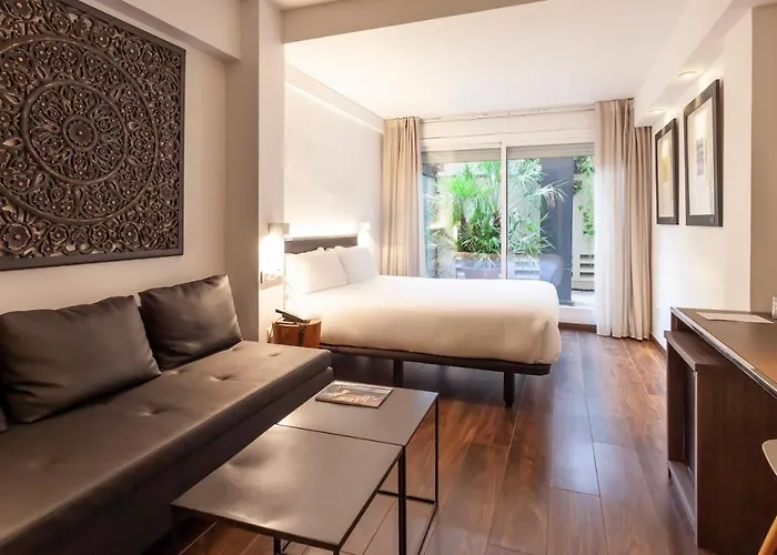 Luxury hotel only: Hotel Derby
