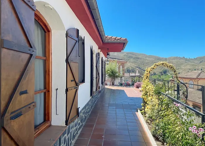 Casa rural VISTABLANCA en una sola planta con bonitas vistas y piscina - Junto a la capital y la Alhambra