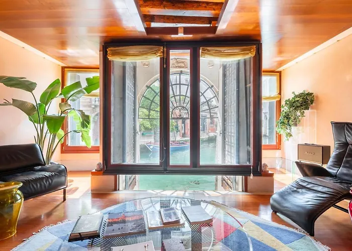 Casa Flavia Ai Morosini - Luxury Apartment With Canal View