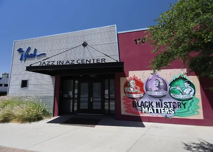 Retro Studio In The Heart Of Dtph - Very Walkable