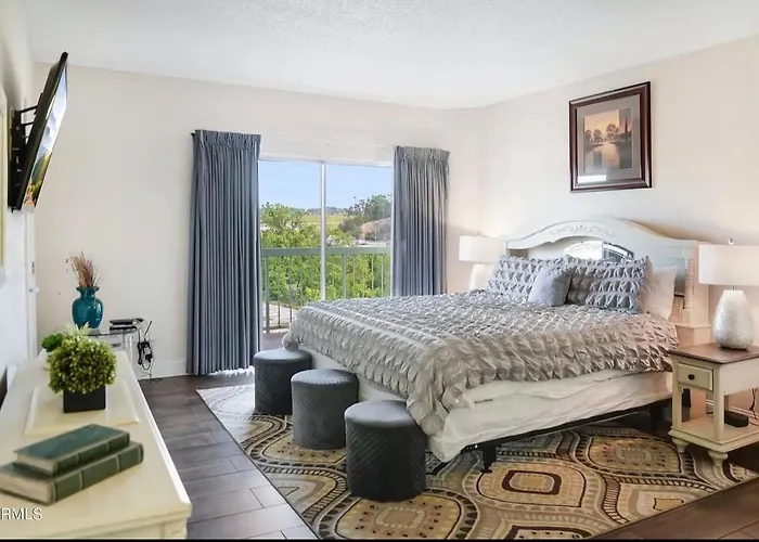 Villa: River Place Condos #610 3Bd