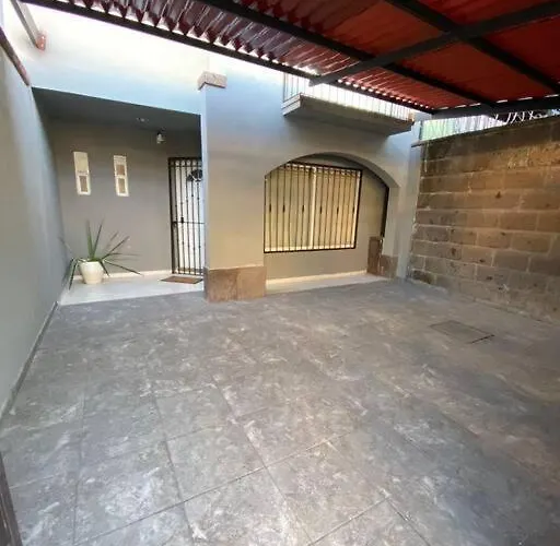 Casa Pirules- Parque Metropolitano