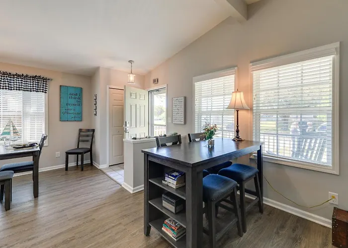 Lovely Morehead City Home W/ Fire Pit & Gas Grill