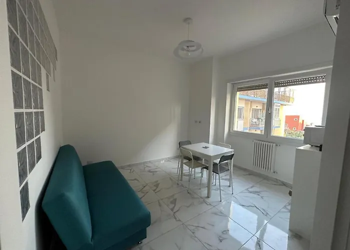 Hotel sulla spiaggia: Al Porto Di Roma B&B