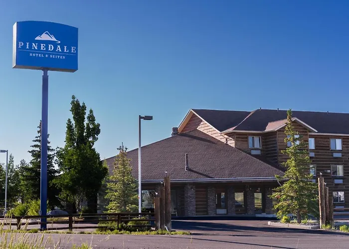 Pinedale & Suites