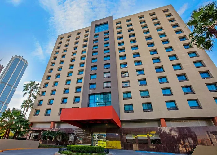 Hotels with pool Chn Monterrey Centro, Trademark Collection By Wyndham
