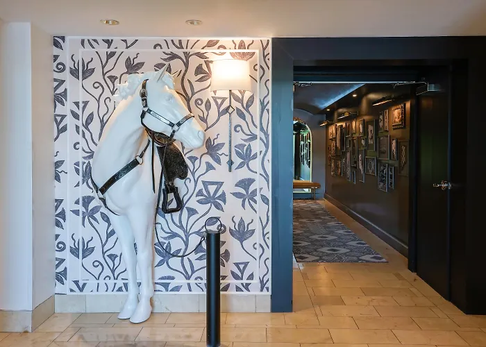 Resort: Hotel Amarano Burbank-Hollywood