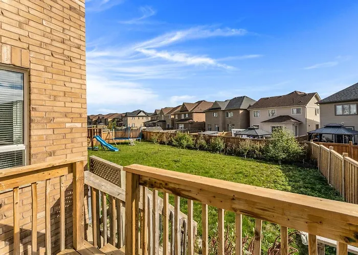 Oshawa Family Haven - Luxury 7Br Villa With Cozy Fireplaces & Hot Tub
