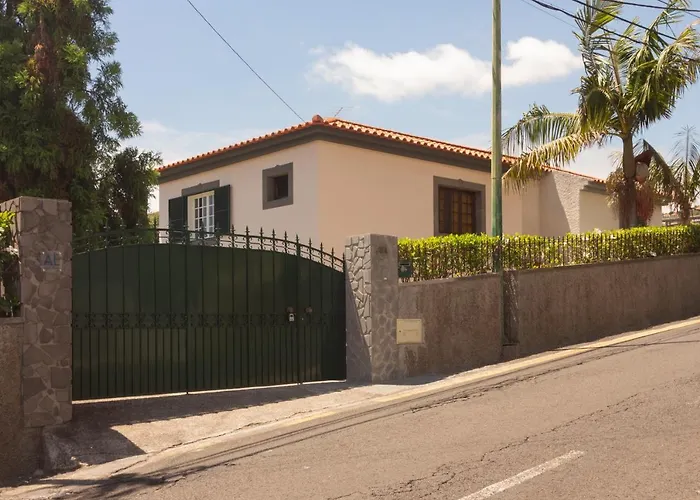 Pilar House