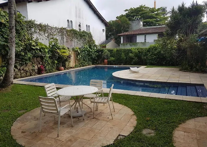 Hotel central: Pousada Villa Di Guarujá