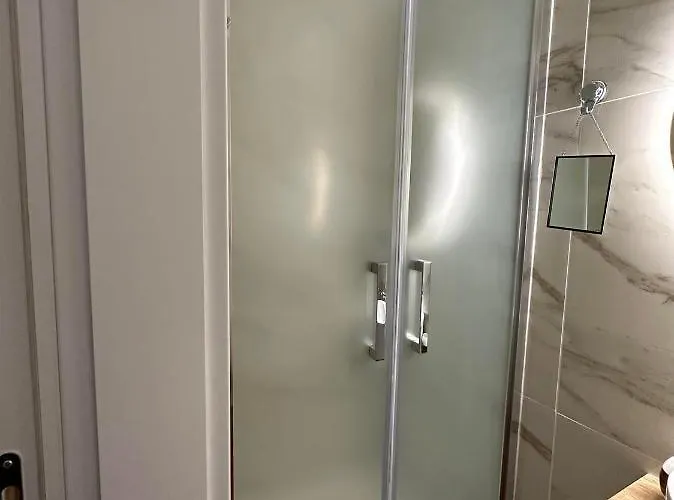 Hotel familiare: La stanza di Eleonora