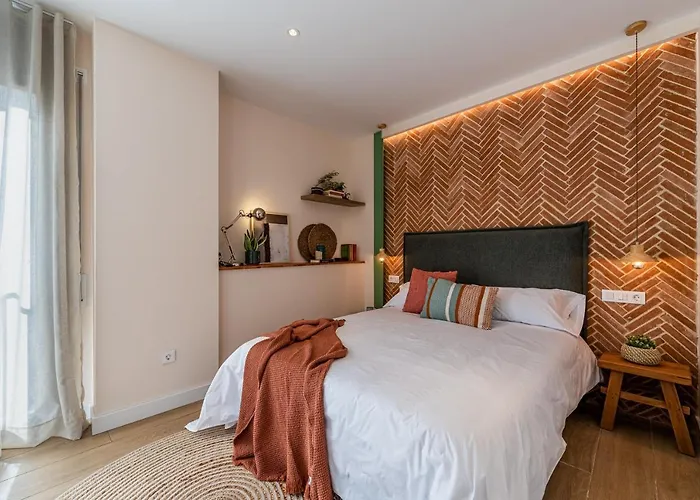 B&B: Vestal Suites Domo Adults Only