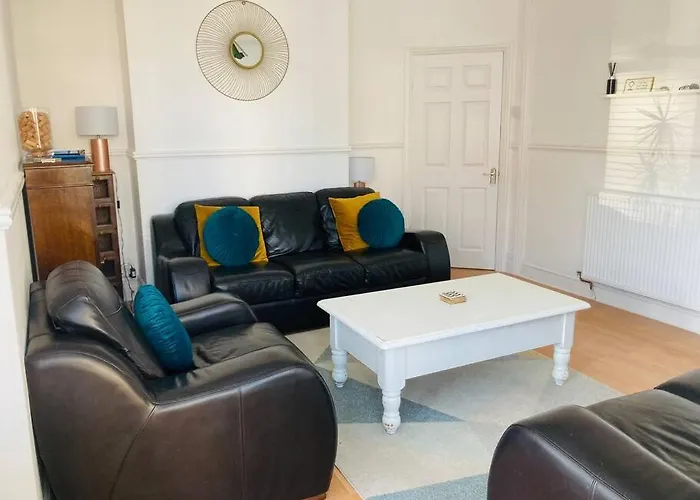 No.18 - Ground Floor Apartment Close To The Beach