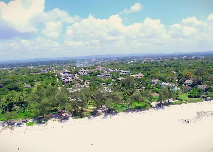 The Pool House & The Colobus House, Diani Beach Calm Living Kenya