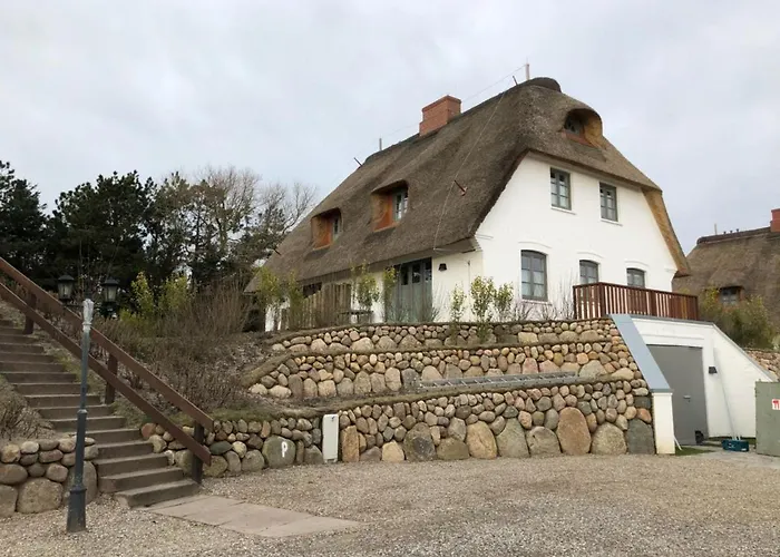 Rantum Dorf - Ferienappartments im Reetdachhaus 1& 2