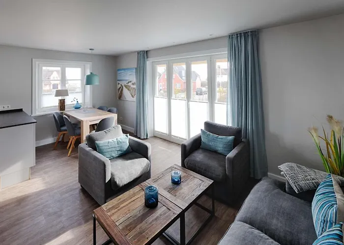 Rantum Dorf - Ferienappartments im Reetdachhaus 1& 2
