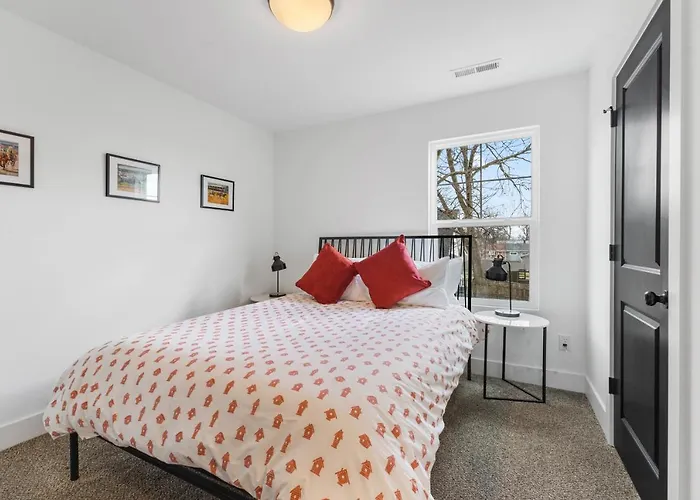 Sunny & Modern Derby House