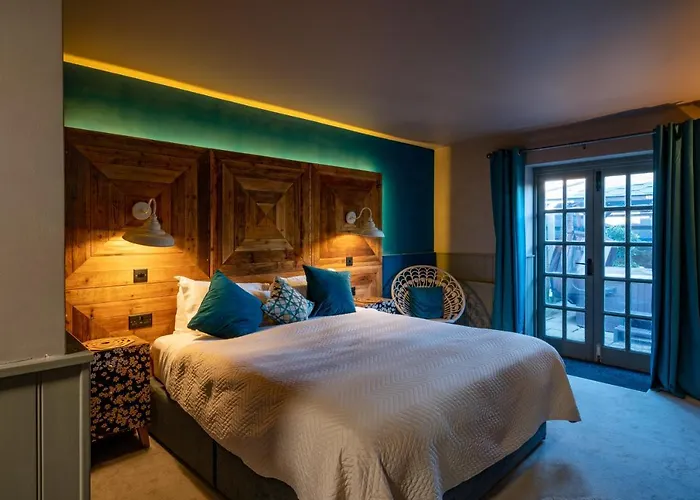 4 star hotel: Crab & Boar
