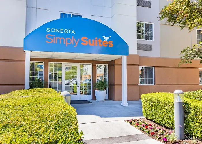 Sonesta Simply Suites Memphis East Poplar Pike