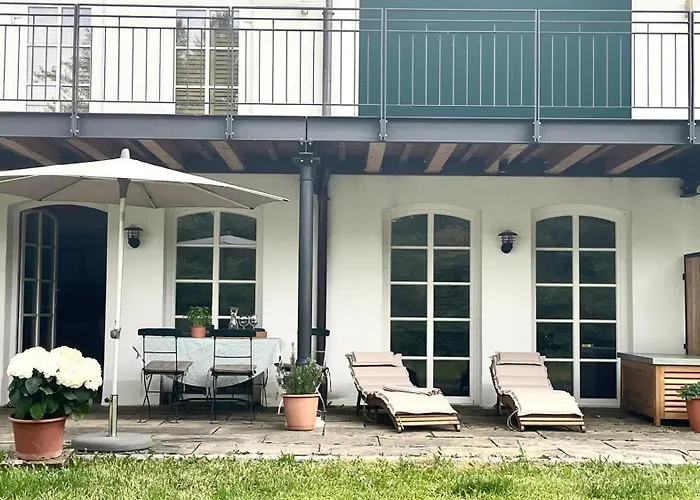 Gutshof Ferienwohnung in Seenähe