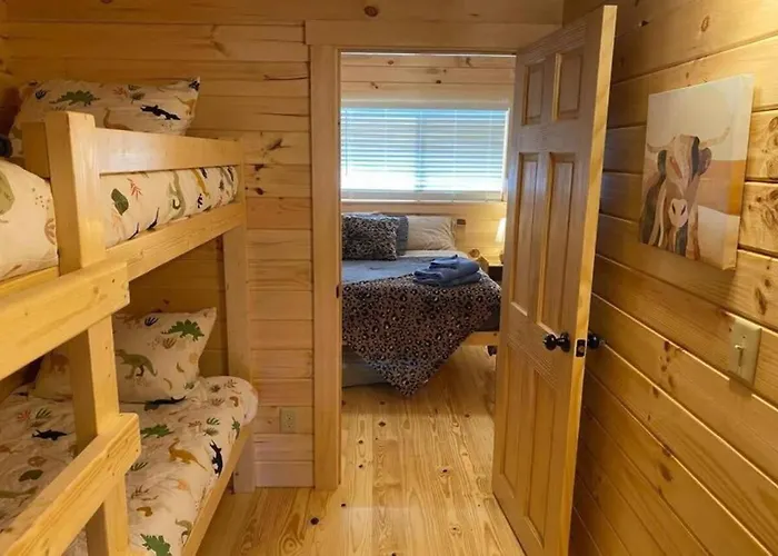 Serene 1Br Cabin Near Nc Z00 With Loft & Waterview
