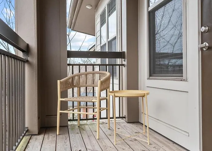 Landing Modern Apartment With Amazing Amenities