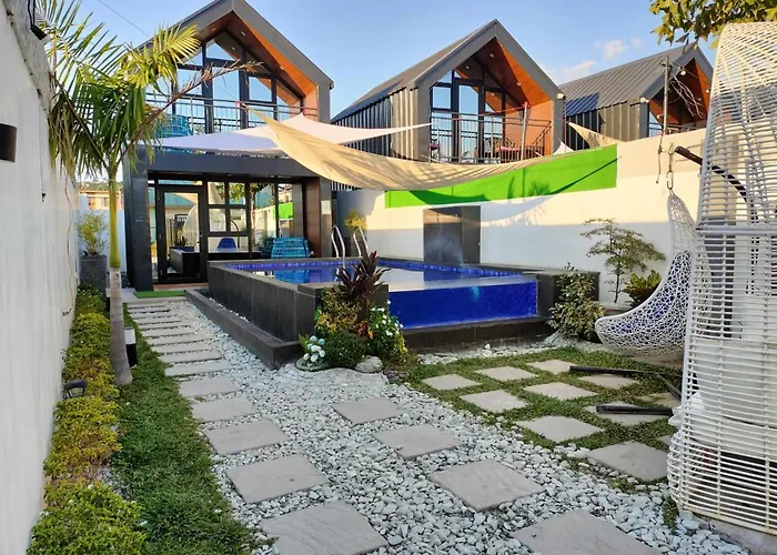 Hidden Haven W/ Infinity Pool