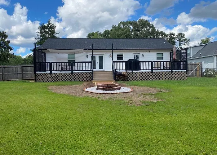 Huntersville House 3 Bedrooms 2 Baths