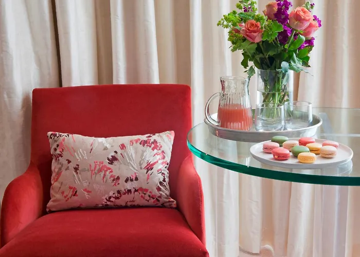 Guests house Charm Brighton Boutique & Spa