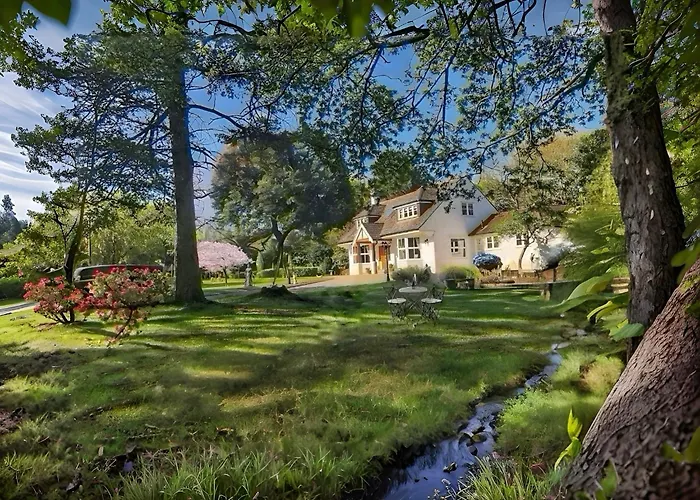 Daweswood - Luxury Cottage, Lake Access & Hot Tub