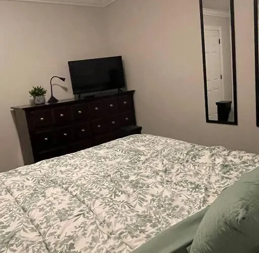 Cozy1King1Queen/1.5Bth2Min Frm Uptown