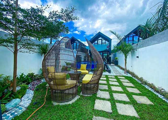 Hidden Haven W/ Infinity Pool