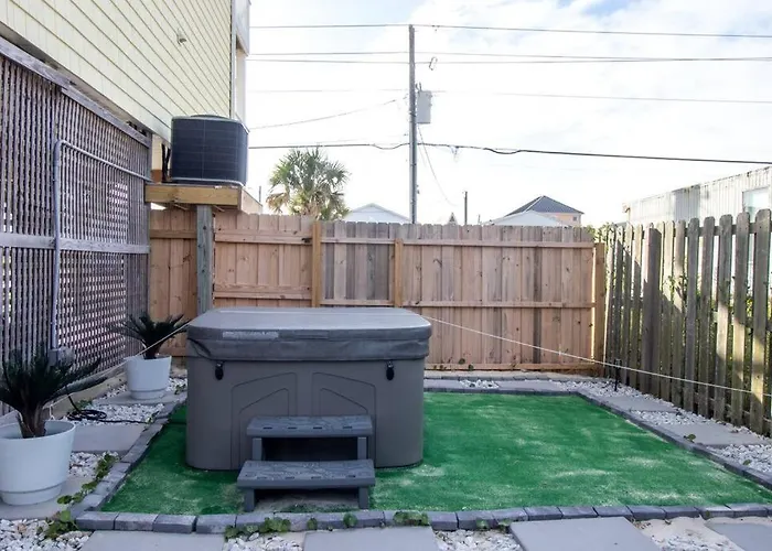 Ocean View Hot Tub Elevator 4Br 3Bath Dog Friendly