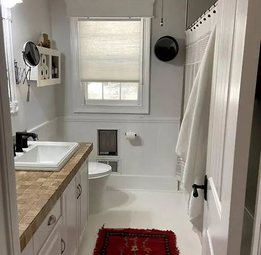Modern Farmhouse Escape