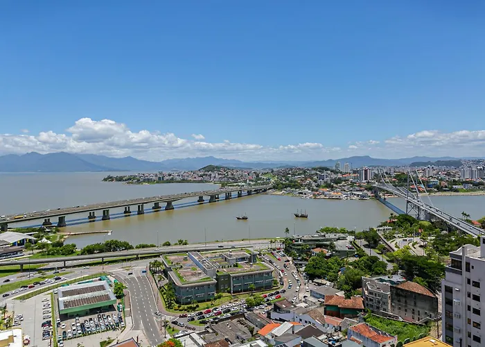 Studios Tower by Viva - Prédio com piscina e estacionamento no centro de Floripa