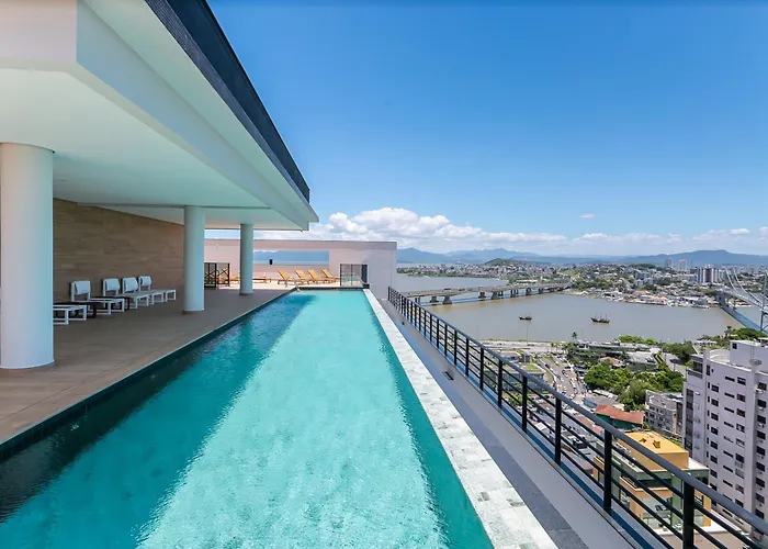 Studios Tower by Viva - Prédio com piscina e estacionamento no centro de Floripa