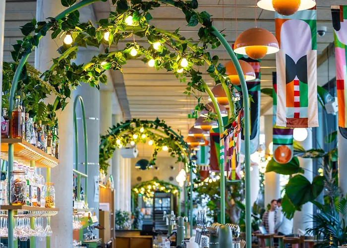 The People - Paris Marais