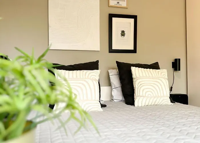 Bed&Breakfast Waterpoort - incl gratis licht ontbijt en parking