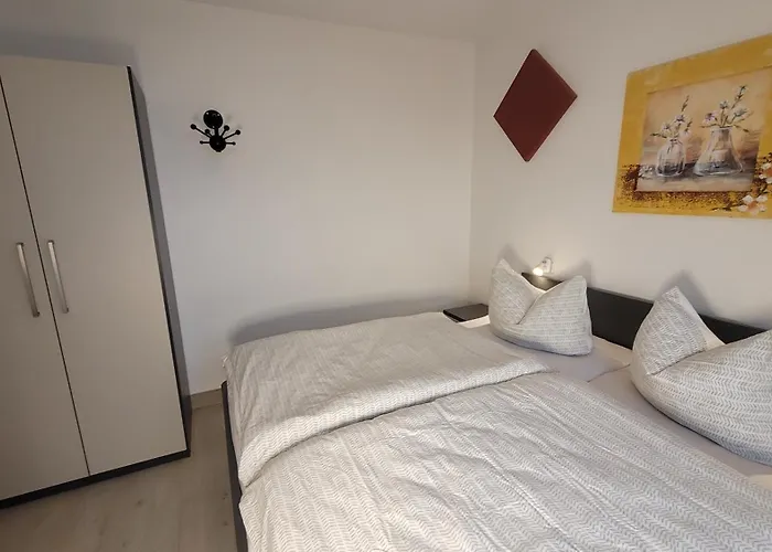 Ferienwohnung Gartentraum mit tollem Rasengarten