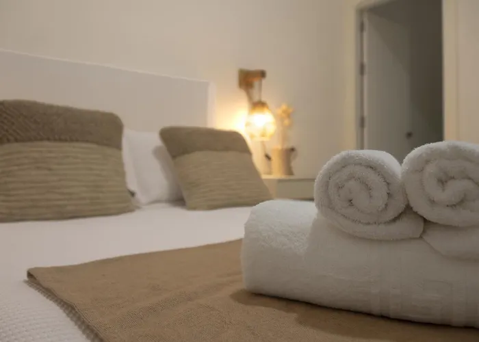 Hotel cerca del colegio: Apartamentos La Tahona Cádiz Centro