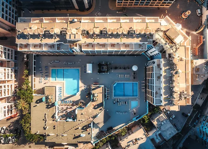 Hotel Con Piscina St. George'S Park