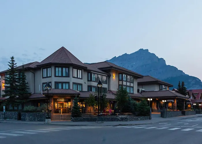 Elk + Avenue Hotel