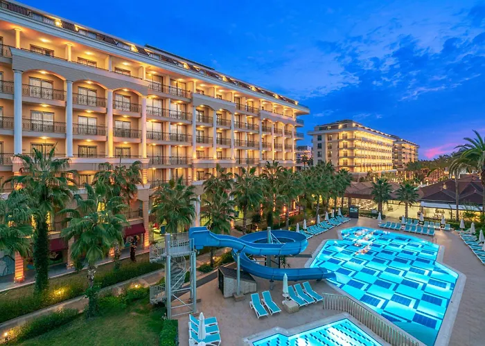 Hotel mit Pool: Sun Heaven Otel